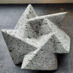 Tetraëders in vijfhoek geschakeld Basalt lava, 2025, 15 cm diameter.