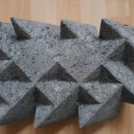 Geschakelde tetraëders in rechthoek, achterzijde Basalt lava, 2026, 15x20 cm